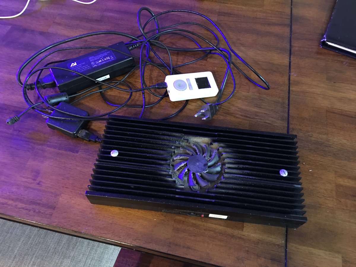 Hydra 52 LED with Controller | REEF2REEF Saltwater and Reef Aquarium Forum
